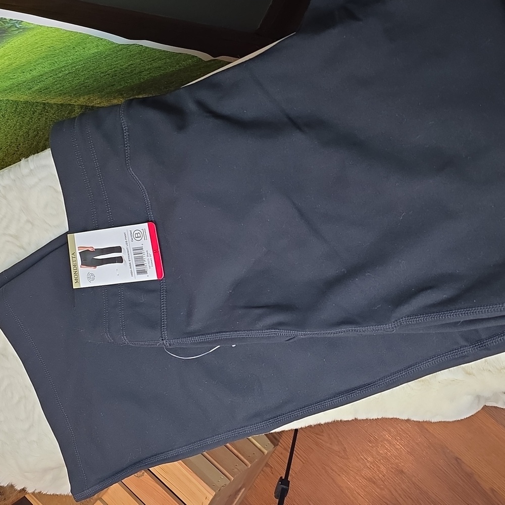 Mondetta High Rise Straight Leg Pants In Black Numerous Sizes